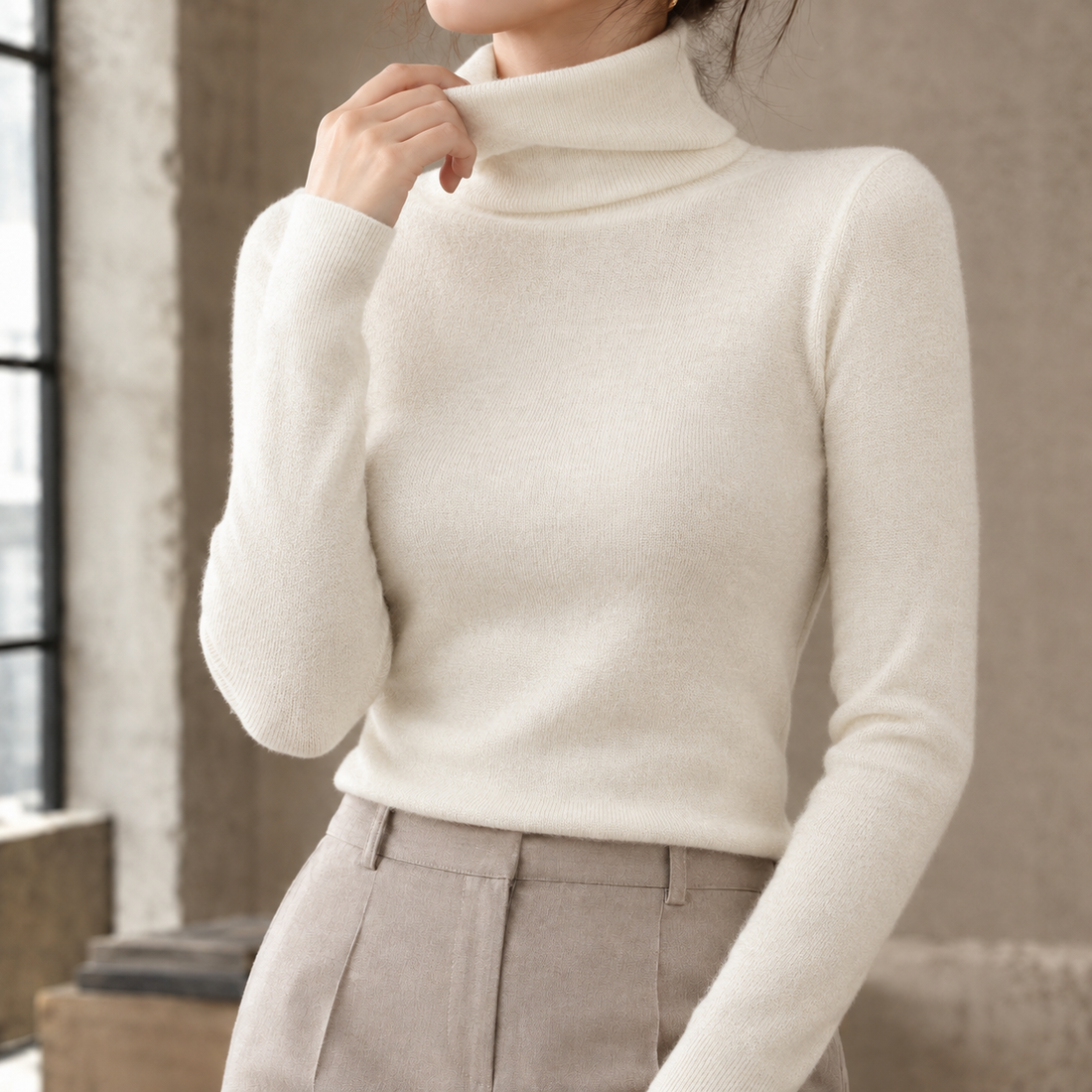 Ilaria Slim Fit Turtleneck - White
